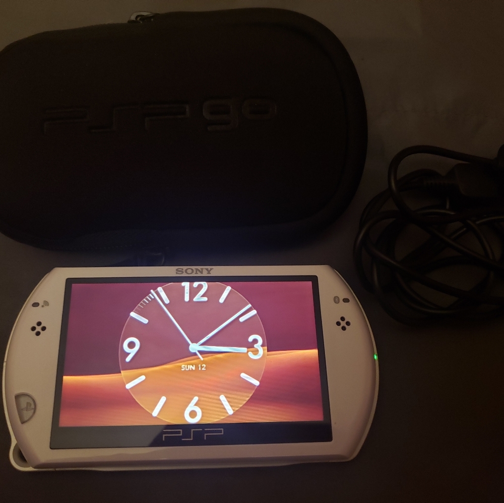 PSP Go Pearl white